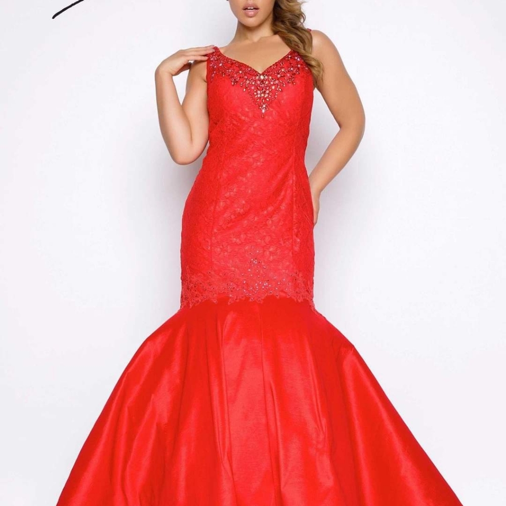 Red Mac Duggal Mermaid 26w